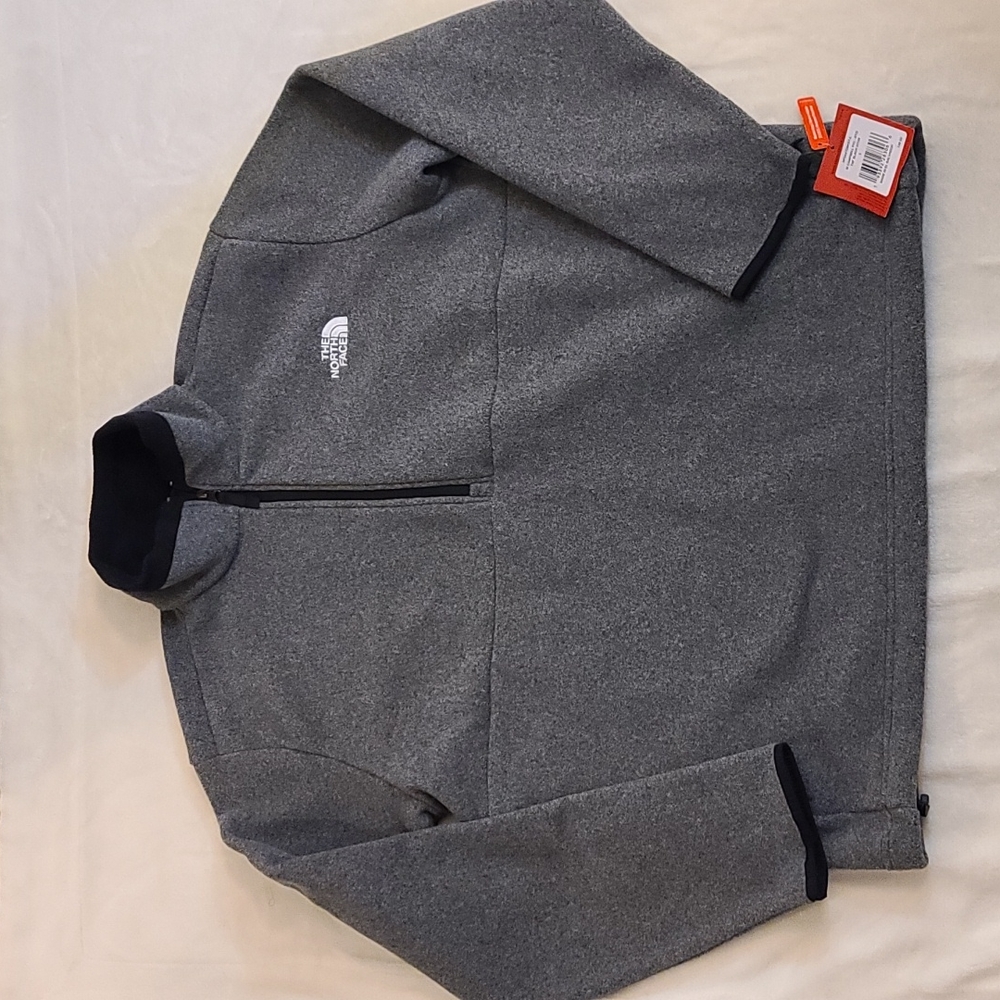 The North Face Men's pullover